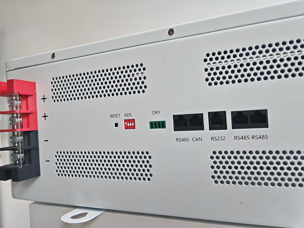 25.6V 100Ah Wall Mounted Energy Storage Power Supply Untuk Instalasi Menghemat Ruang